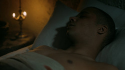 extant_GameOfThrones_5x05-KillTheBoy_0021
