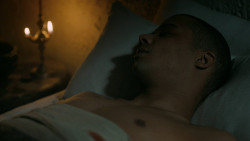 extant_GameOfThrones_5x05-KillTheBoy_0024