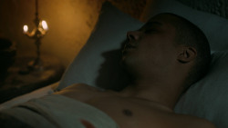 extant_GameOfThrones_5x05-KillTheBoy_0026