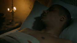 extant_GameOfThrones_5x05-KillTheBoy_0028