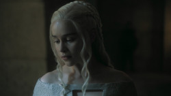 extant_GameOfThrones_5x05-KillTheBoy_0201