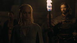 extant_GameOfThrones_5x05-KillTheBoy_0215