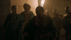 extant_GameOfThrones_5x05-KillTheBoy_0300