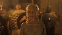 extant_GameOfThrones_5x05-KillTheBoy_0501