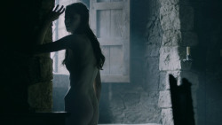 extant_GameOfThrones_5x05-KillTheBoy_1913