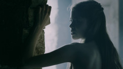 extant_GameOfThrones_5x05-KillTheBoy_1923