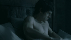 extant_GameOfThrones_5x05-KillTheBoy_1934