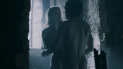 extant_GameOfThrones_5x05-KillTheBoy_1978