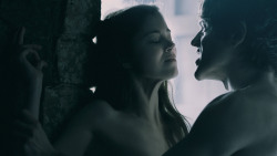 extant_GameOfThrones_5x05-KillTheBoy_2006
