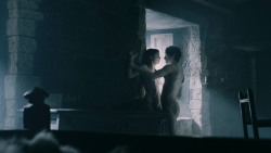 extant_GameOfThrones_5x05-KillTheBoy_2012