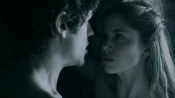 extant_GameOfThrones_5x05-KillTheBoy_2039