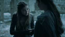 extant_GameOfThrones_5x05-KillTheBoy_2287