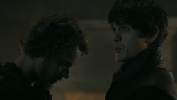 extant_GameOfThrones_5x05-KillTheBoy_2585
