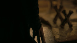 extant_GameOfThrones_5x05-KillTheBoy_3603