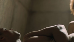 extant_GameOfThrones_5x05-KillTheBoy_4532