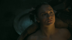 extant_GameOfThrones_5x06-UnbowedUnbentUnbroken_4462