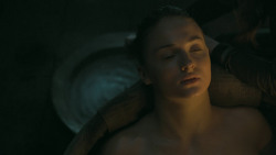 extant_GameOfThrones_5x06-UnbowedUnbentUnbroken_4465