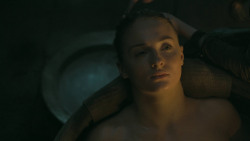 extant_GameOfThrones_5x06-UnbowedUnbentUnbroken_4497
