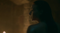 extant_GameOfThrones_5x06-UnbowedUnbentUnbroken_4642