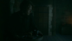 extant_GameOfThrones_5x07-TheGift_0398