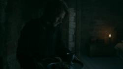 extant_GameOfThrones_5x07-TheGift_0407