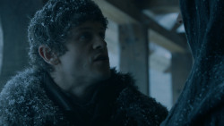 extant_GameOfThrones_5x07-TheGift_1260