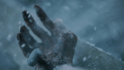 extant_GameOfThrones_5x07-TheGift_1361