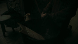 extant_GameOfThrones_5x07-TheGift_1895