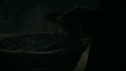 extant_GameOfThrones_5x07-TheGift_1905