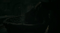 extant_GameOfThrones_5x07-TheGift_1908