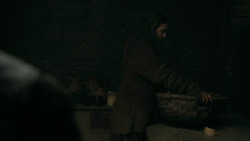 extant_GameOfThrones_5x07-TheGift_1926