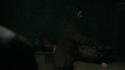extant_GameOfThrones_5x07-TheGift_1927
