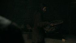 extant_GameOfThrones_5x07-TheGift_1928