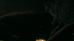 extant_GameOfThrones_5x07-TheGift_2436
