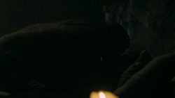 extant_GameOfThrones_5x07-TheGift_2437