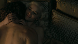 extant_GameOfThrones_5x07-TheGift_2949