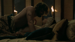 extant_GameOfThrones_5x07-TheGift_2961