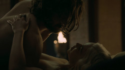 extant_GameOfThrones_5x07-TheGift_2973