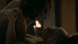 extant_GameOfThrones_5x07-TheGift_2974