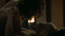 extant_GameOfThrones_5x07-TheGift_2977