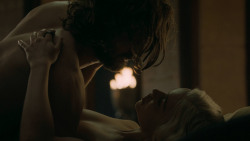 extant_GameOfThrones_5x07-TheGift_2979