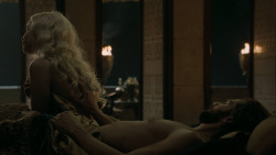 extant_GameOfThrones_5x07-TheGift_3028