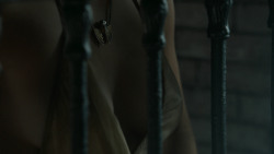 extant_GameOfThrones_5x07-TheGift_4391