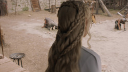 extant_GameOfThrones_5x07-TheGift_5009