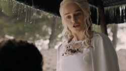 extant_GameOfThrones_5x07-TheGift_5015