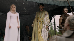 extant_GameOfThrones_5x07-TheGift_5225