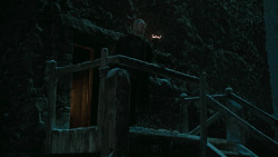 extant_GameOfThrones_6x01-TheRedWoman_0128