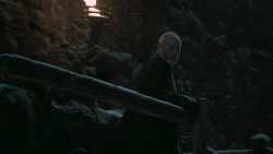 extant_GameOfThrones_6x01-TheRedWoman_0136