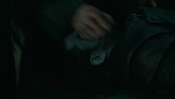 extant_GameOfThrones_6x01-TheRedWoman_0250