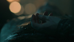 extant_GameOfThrones_6x01-TheRedWoman_0277